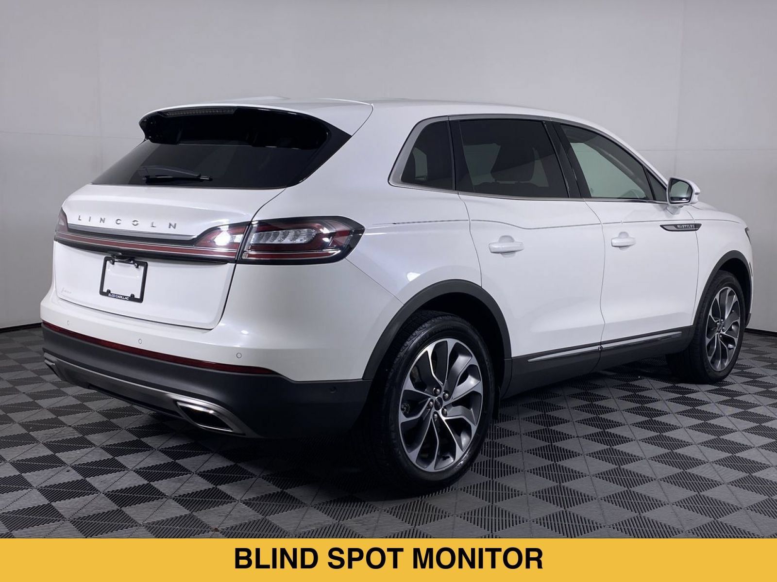 Used 2023 Lincoln Nautilus Reserve w/ Equipment Group 201A AWD/4WD image 21