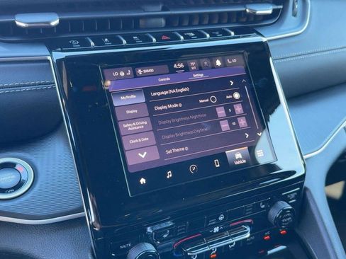 New 2025 Jeep Grand Cherokee L Altitude image 23