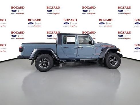 Used 2025 Jeep Gladiator Mojave w/ Convenience Group AWD/4WD image 9