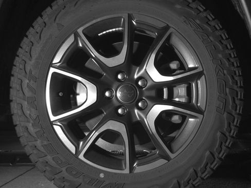 Used 2025 Jeep Compass Trailhawk AWD/4WD image 13