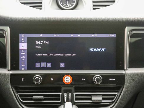 Certified 2023 Porsche Macan AWD/4WD image 18