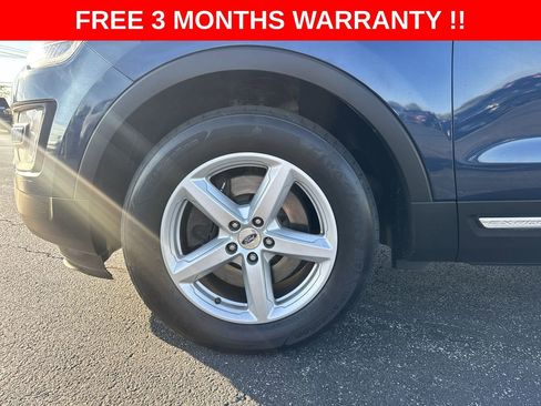 Used 2017 Ford Explorer XLT w/ Equipment Group 202A AWD/4WD image 43