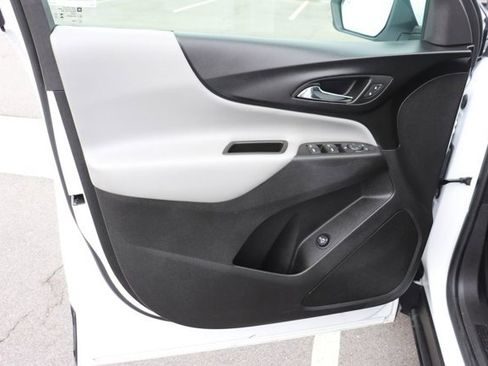 Used 2024 Chevrolet Equinox LT image 8