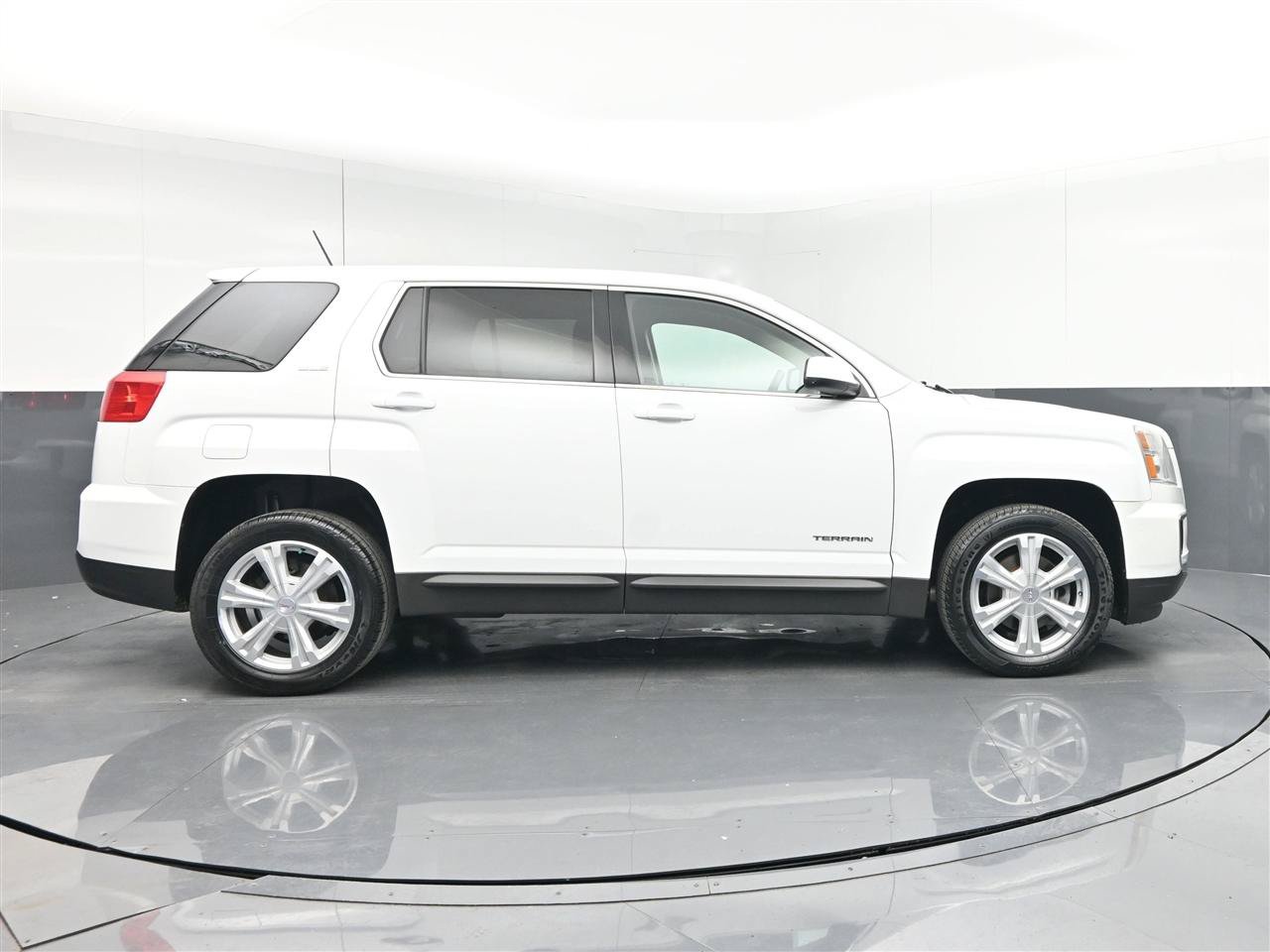 Used 2017 GMC Terrain SLE FWD image 4