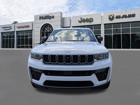 New 2026 Jeep Grand Cherokee Limited w/ Luxury Tech Group II RWD image 9