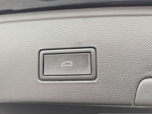 Used 2025 Volkswagen Atlas Cross Sport SE image 14