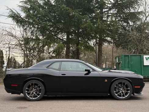 Used 2022 Dodge Challenger R/T Scat Pack image 6