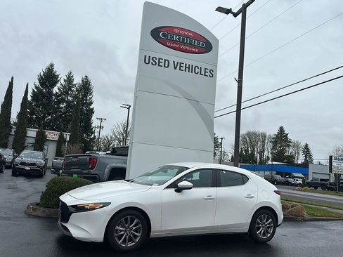Used 2022 MAZDA MAZDA3 s image 2
