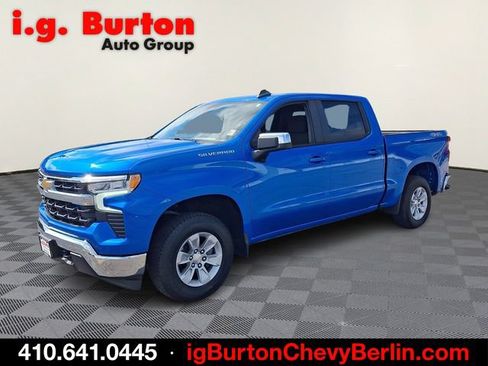 Used 2025 Chevrolet Silverado 1500 LT AWD/4WD image 3