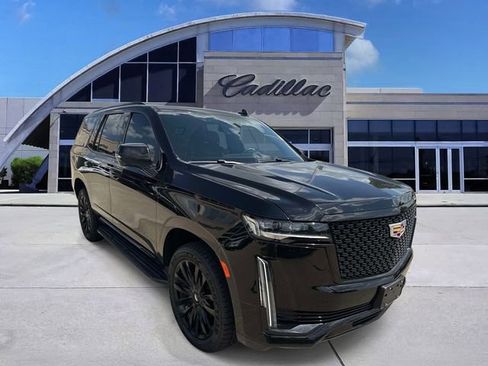 Used 2022 Cadillac Escalade Luxury RWD image 3