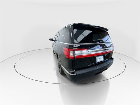 Used 2021 Lincoln Navigator L Reserve image 6