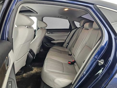 Used 2018 Honda Accord Touring image 16