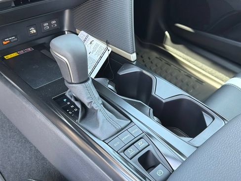 New 2026 Toyota Camry Hybrid FWD image 26