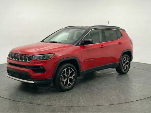 Used 2025 Jeep Compass Limited AWD/4WD image 3