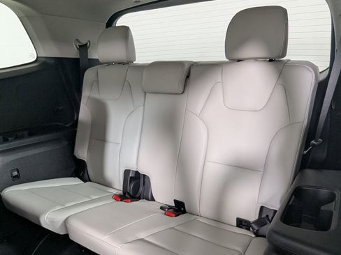 Used 2025 Kia Telluride S FWD image 24