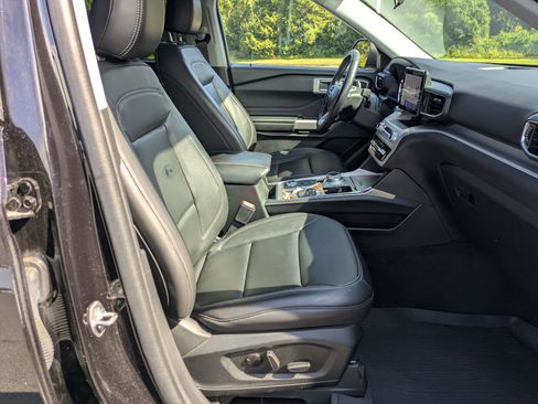 Certified 2023 Ford Explorer XLT w/ Equipment Group 202A image 34