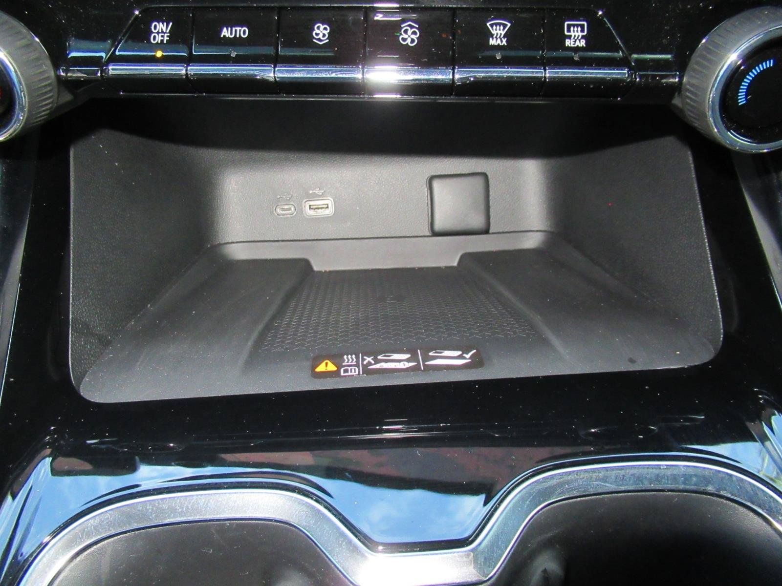 Used 2026 Chevrolet Traverse RS FWD image 28