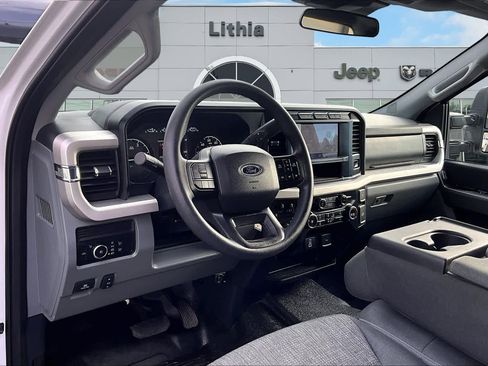 Used 2024 Ford F350 XLT w/ FX4 Off-Road Package image 2