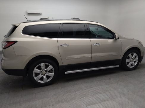 Used 2017 Chevrolet Traverse LT w/ Style and Technology Package FWD image 10