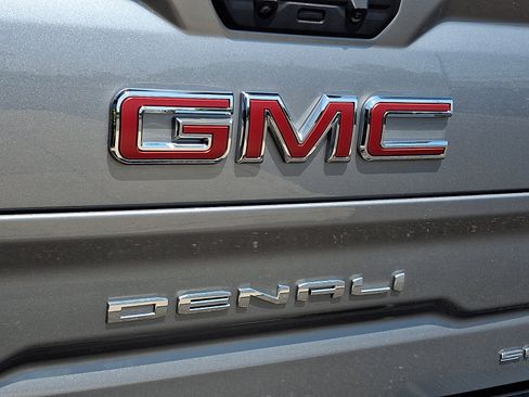 Used 2025 GMC Sierra 1500 Denali AWD/4WD image 29