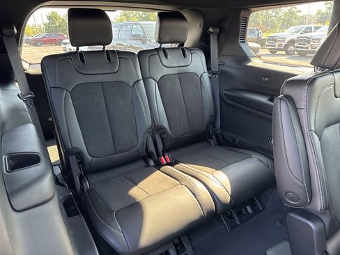 New 2025 Jeep Grand Cherokee L Altitude image 17