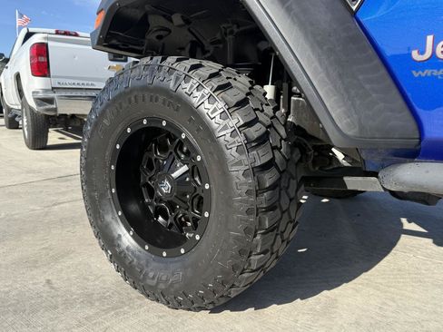 Used 2018 Jeep Wrangler Unlimited Rubicon AWD/4WD image 9