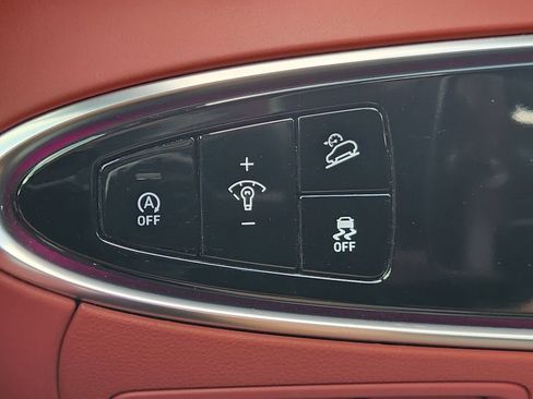Used 2025 Genesis GV70 3.5T Sport AWD/4WD image 21
