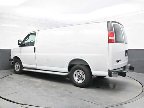 Used 2025 GMC Savana 2500 w/ Driver Convenience Package RWD image 4