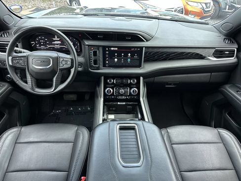 Used 2023 GMC Yukon Denali RWD image 13