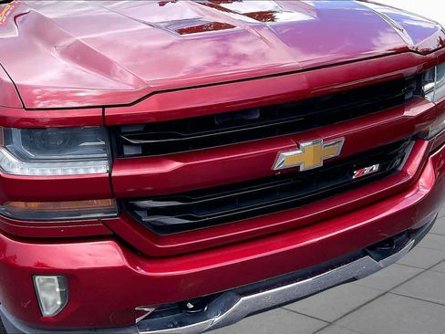 Used 2018 Chevrolet Silverado 1500 LT w/ All Star Edition AWD/4WD image 29