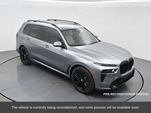 Used 2023 BMW X7 xDrive40i w/ Executive Package image 58