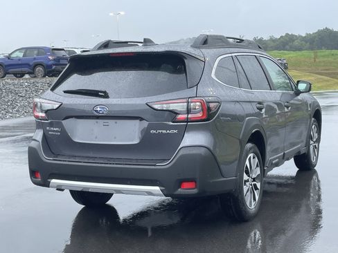 Used 2025 Subaru Outback Limited AWD/4WD image 2