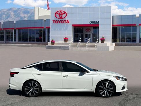 Used 2020 Nissan Altima 2.0 SR FWD image 3