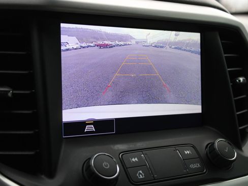 Used 2023 GMC Acadia SLT w/ Preferred Package image 31