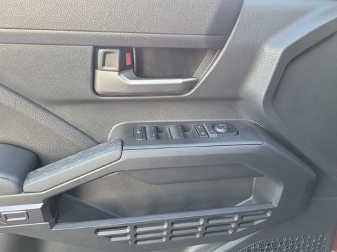 Used 2025 Toyota Tacoma TRD Sport AWD/4WD image 14