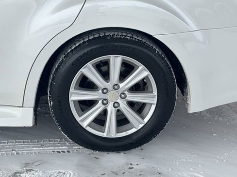 Used 2011 Subaru Legacy 2.5i Premium image 11