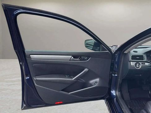 Used 2014 Volkswagen Passat TDI SE image 9