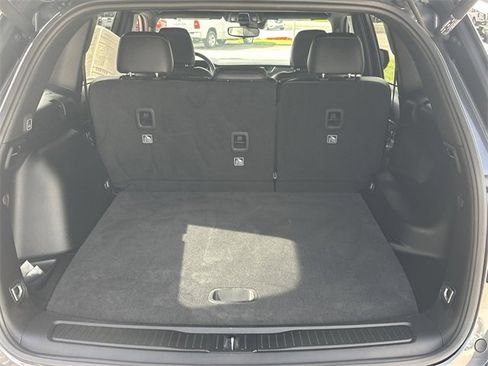 Used 2023 Jeep Grand Cherokee Altitude image 16