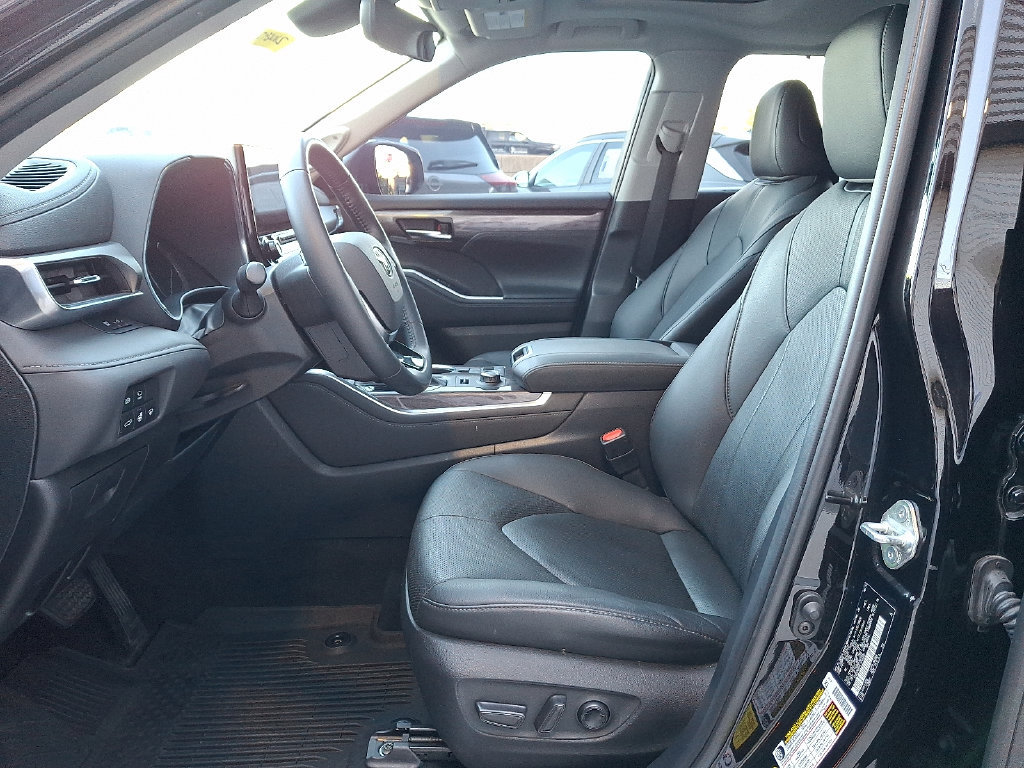 Used 2020 Toyota Highlander Limited AWD/4WD image 15