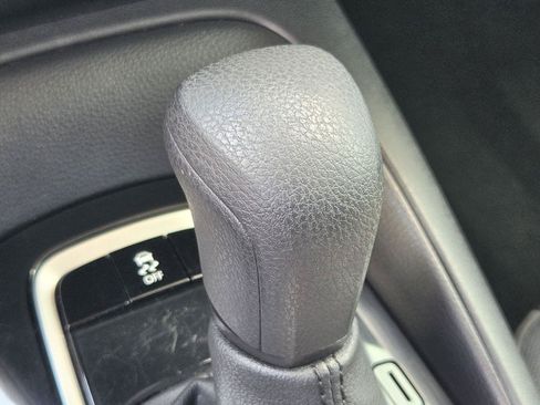 Used 2025 Toyota Corolla LE FWD image 21