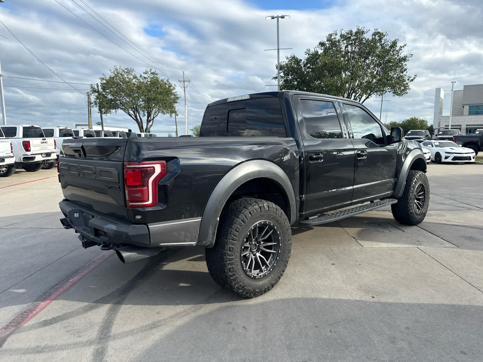 Used 2019 Ford F150 Raptor w/ Equipment Group 802A Luxury AWD/4WD image 3