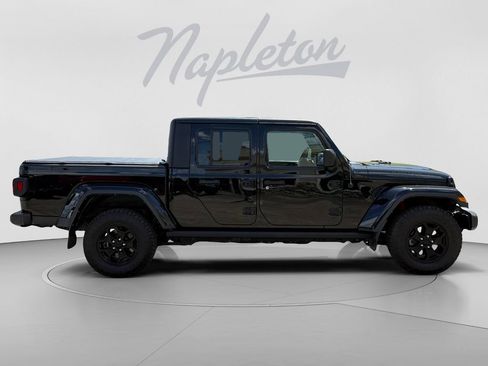 Certified 2022 Jeep Gladiator Sport AWD/4WD image 7