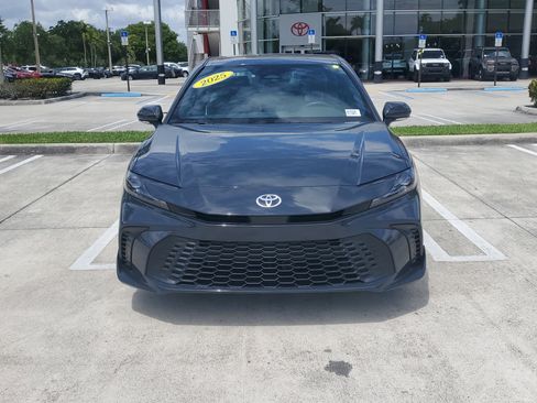 Certified 2025 Toyota Camry SE FWD image 8