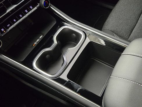New 2026 Chevrolet Traverse LT w/ Midnight/Sport Edition FWD image 21