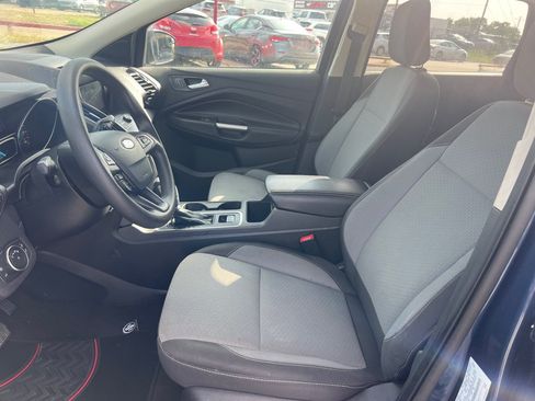 Used 2018 Ford Escape SE w/ SE Sync 3 Package FWD image 11
