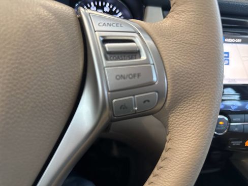 Used 2015 Nissan Rogue SL w/ SL Premium Package image 32