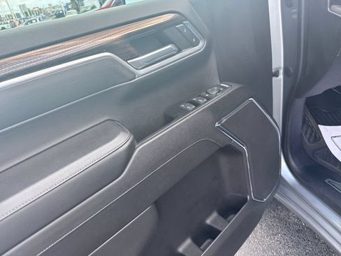Used 2023 Chevrolet Silverado 1500 LT AWD/4WD image 14
