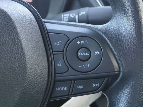 Used 2022 Toyota Corolla LE image 22