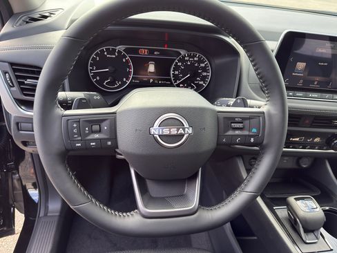 New 2026 Nissan Rogue SV AWD/4WD image 16
