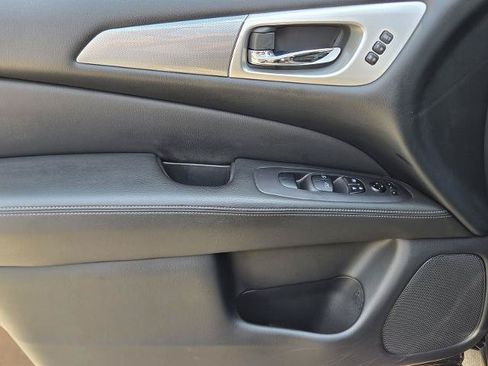 Certified 2020 Nissan Pathfinder SL FWD image 17
